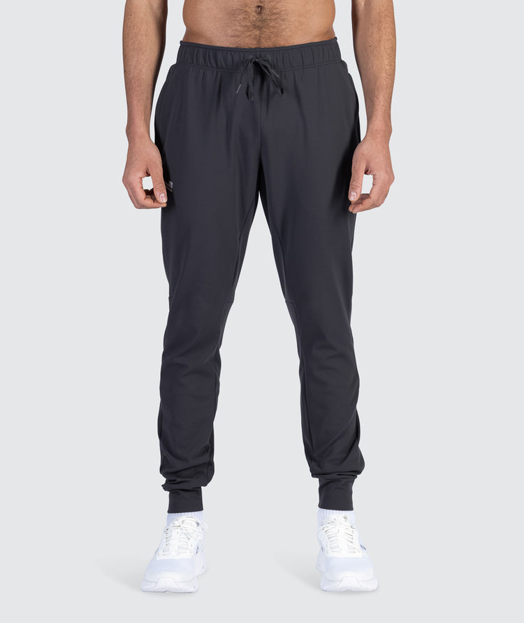 The Best Training joggers, Model 187 cm / size M#color_gravel-grey